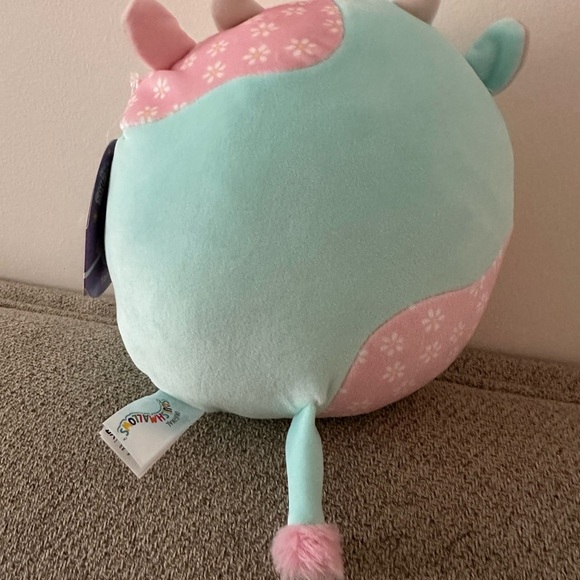 Nwt 8" Yamaris the Easter Cow Squishmallow - Picture 4 of 5